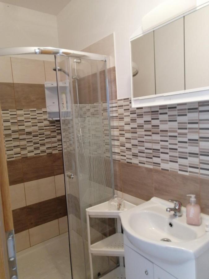 Sobe Pri Rozi Apartment Postojna Bagian luar foto